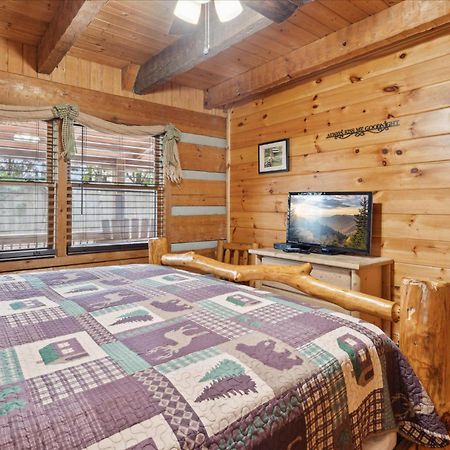 A Charming Cabin, Pool, Firepit, Hot Tub-Jacuzzi جاتلينبرج المظهر الخارجي الصورة