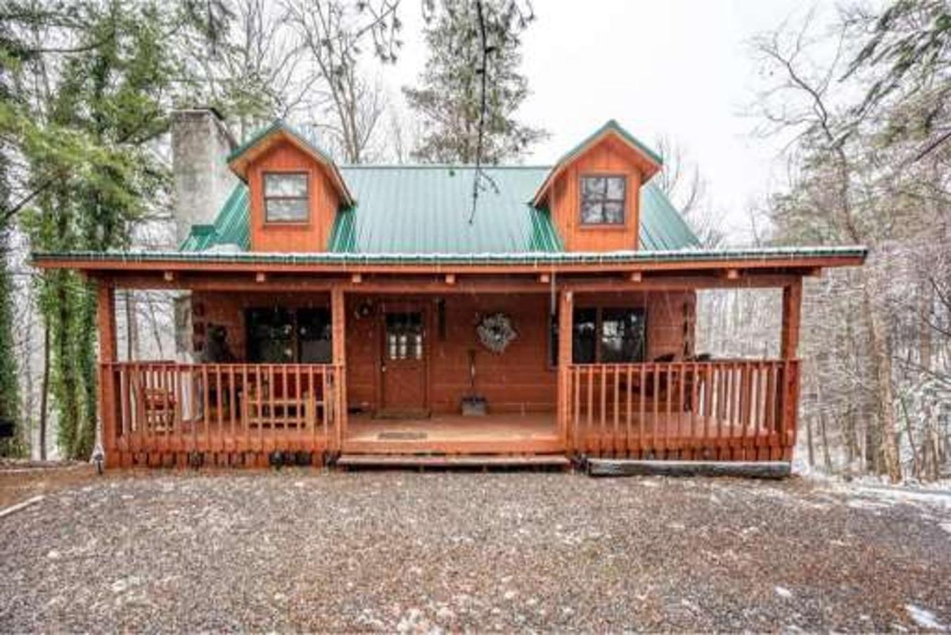 A Charming Cabin, Pool, Firepit, Hot Tub-Jacuzzi جاتلينبرج المظهر الخارجي الصورة
