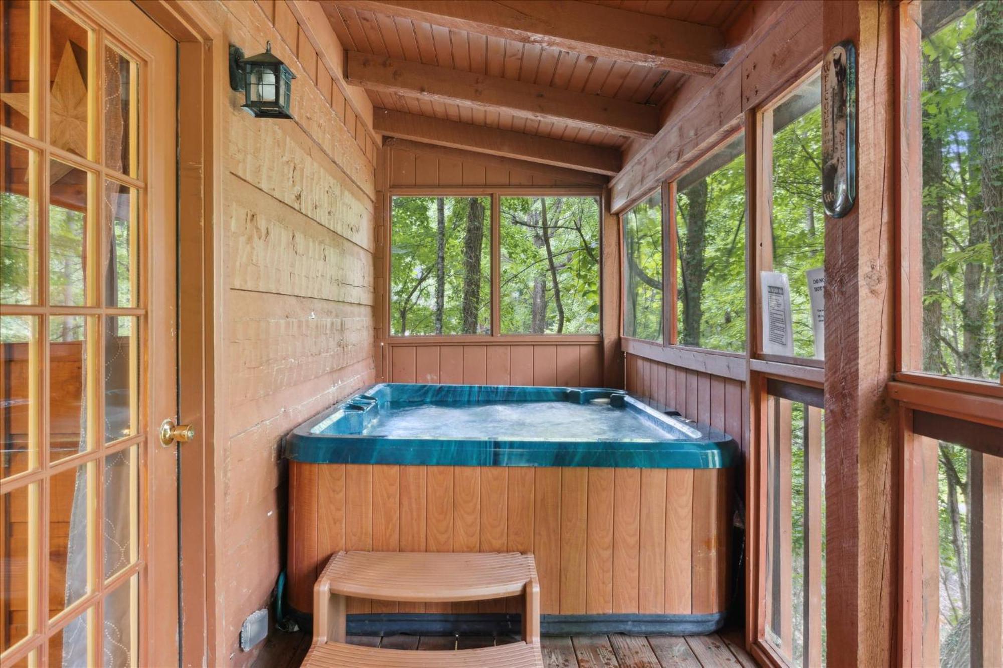 A Charming Cabin, Pool, Firepit, Hot Tub-Jacuzzi جاتلينبرج المظهر الخارجي الصورة