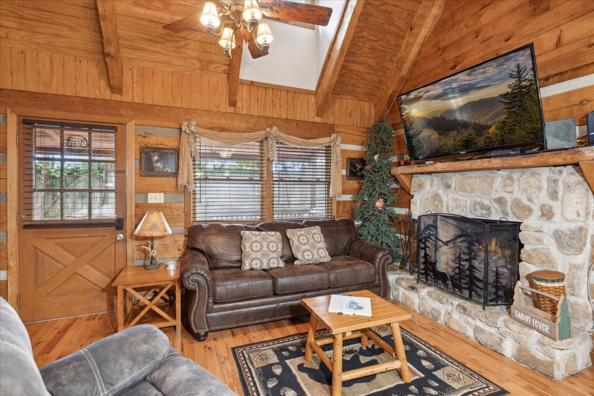 A Charming Cabin, Pool, Firepit, Hot Tub-Jacuzzi جاتلينبرج المظهر الخارجي الصورة