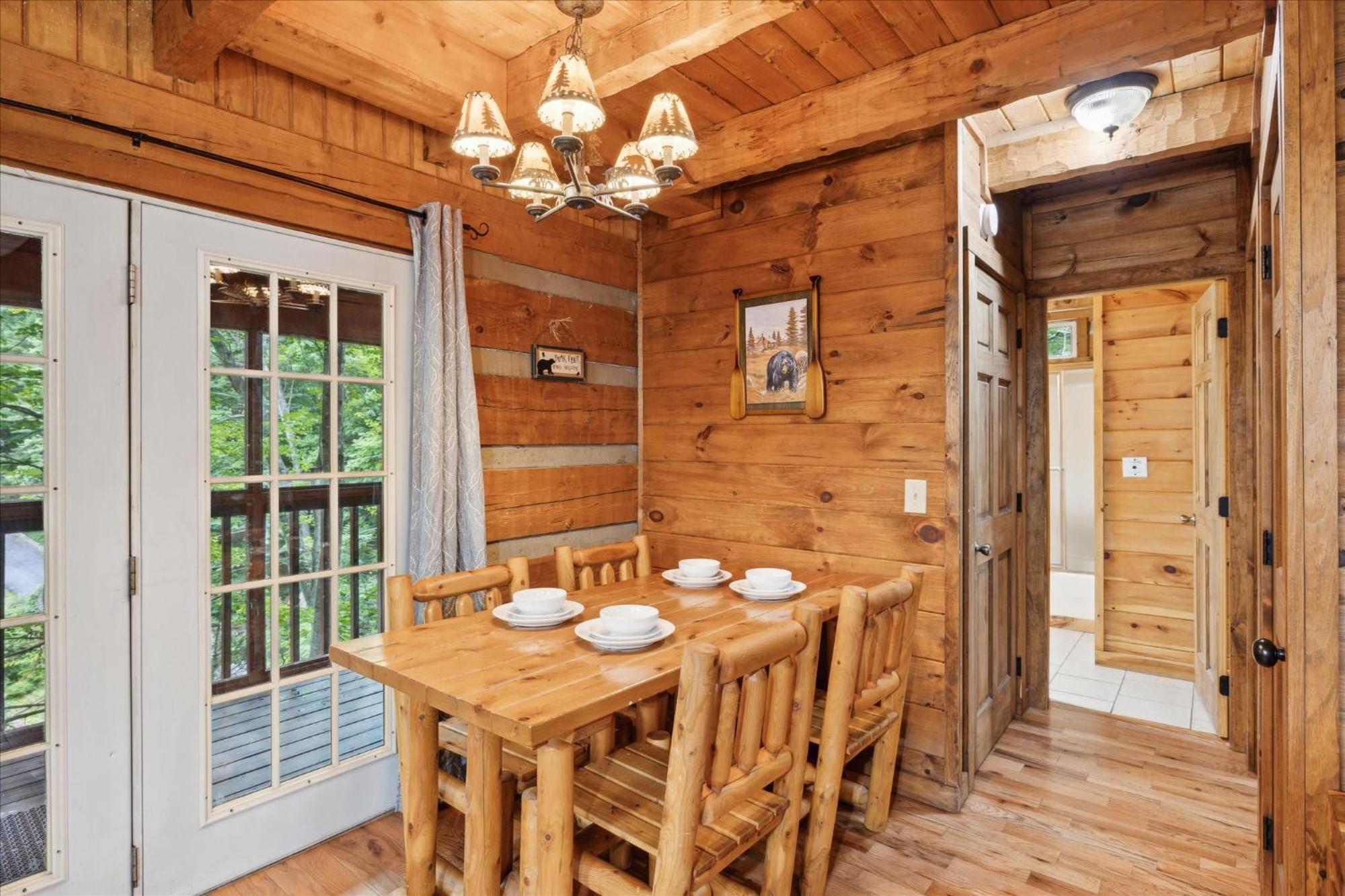 A Charming Cabin, Pool, Firepit, Hot Tub-Jacuzzi جاتلينبرج المظهر الخارجي الصورة